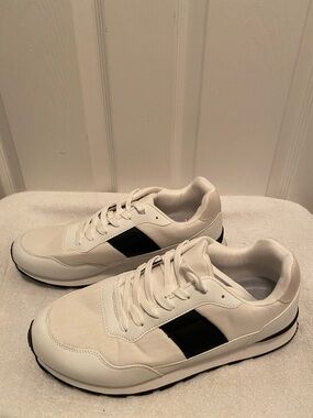 Men's White and Black Casual Sneakers…size 12